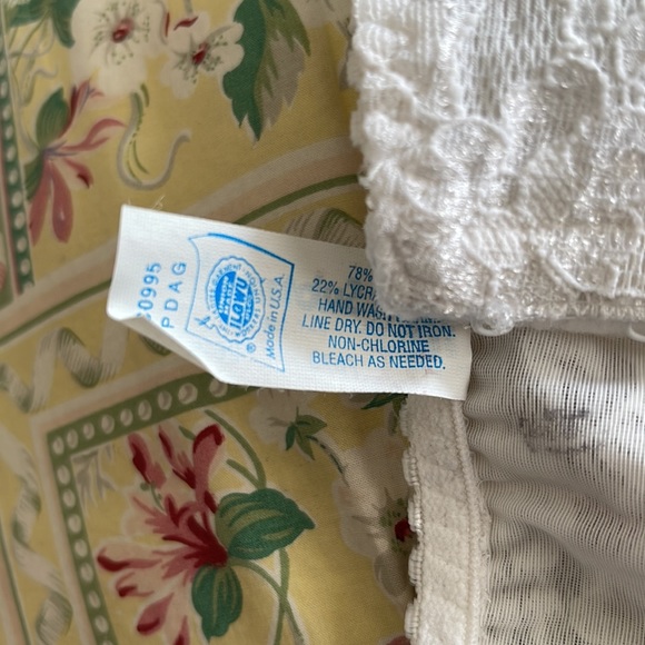 NWOT Vintage Women’s White Lace Hook Eye Corset Shapewear Panty - Picture 6 of 7